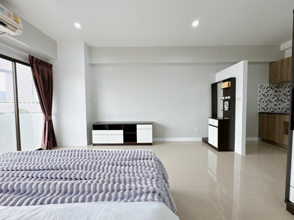 For SaleCondoKasetsart, Ratchayothin : Condo next to the BTS, Ratchayothin Station, fully furnished, ready to move in, open view, cheap at 2.09 million baht. 𝗖𝗲𝗻𝘁𝗿𝗮𝗹 𝗥𝗮𝘁𝗰𝗵𝗮𝘆𝗼𝘁𝗵𝗶𝗻 𝗣𝗮𝗿𝗸 (P-431)