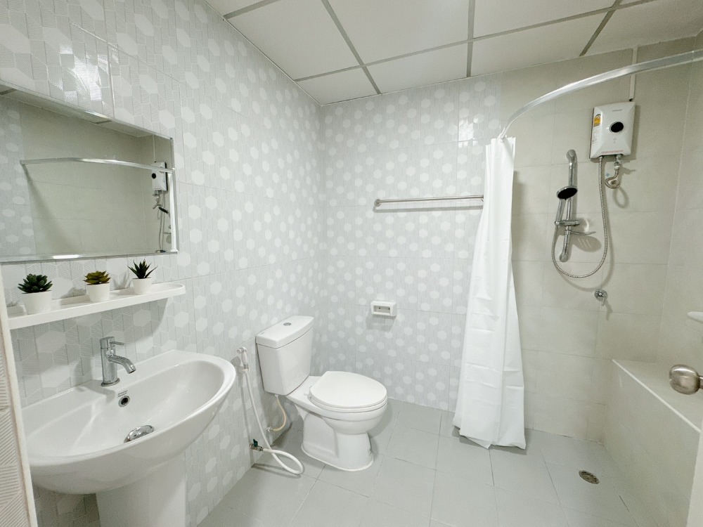 ขายคอนโดเกษตรศาสตร์ รัชโยธิน : ห้องใหญ่ 38 ตารางเมตรคอนโดติดรถไฟฟ้า สถานีรัชโยธิน เฟอร์ครบ พร้อมอยู่ วิวโล่ง ถูก  2.15 ลบ.    (P-431)