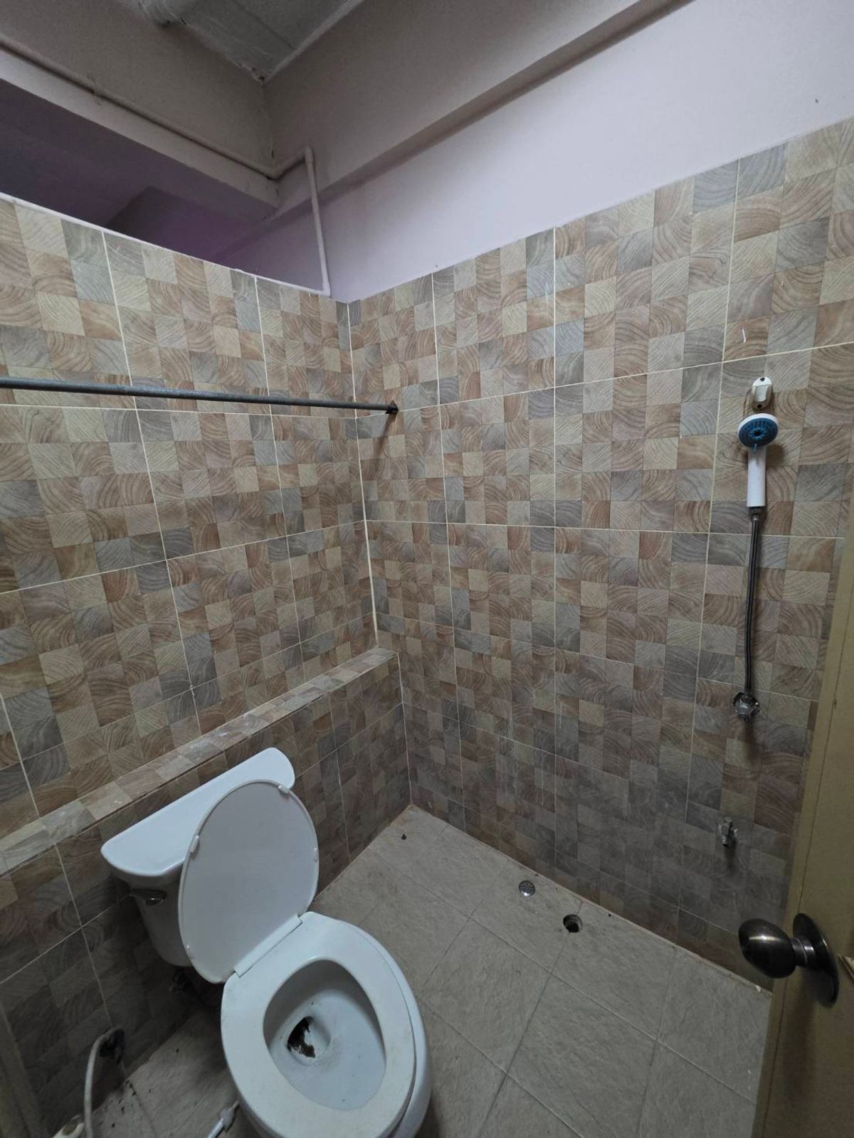 ให้เช่าอาคารพาณิชย์พัฒนาการ ศรีนครินทร์ : ให้เช่าอาคารพาณิชย์  ใกล้ รถไฟสีเหลือง ศรีแบริ่ง เพียง 2 นาที