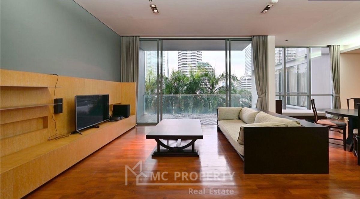 ให้เช่าคอนโดสุขุมวิท อโศก ทองหล่อ : Domus 3 bedroom 210sqm + maid room for rent only 140,000 please contact 0816878954