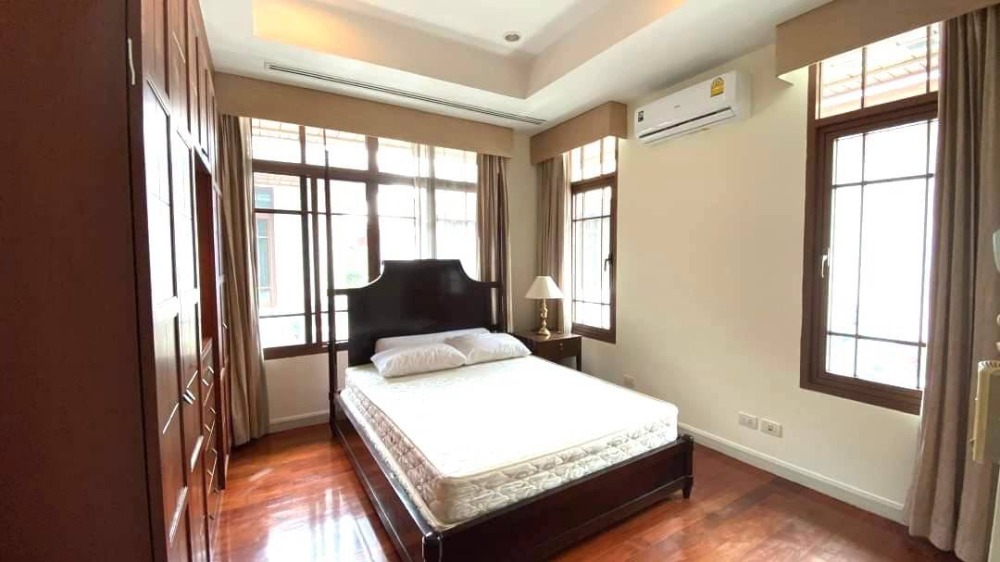 ● Luxury house ● บ้านเดี่ยว 2 ชั้น 110.00 ตร.ว. | 4 ห้องนอน มีสระว่ายน้ำ | ใกล้ BTS สถานีพระโขนง 2 นาที, โรงพยาบาลสุขุมวิท 4 นาที, Gateway เอกมัย 4 นาที Loading...