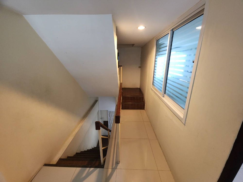 ขายอาคารพาณิชย์บางนา แบริ่ง ลาซาล : ขายอาคารพาณิชย์ โซนศรีนครินทร์ ใกล้ ใกล้รถไฟฟ้า ศรีลาซาล 3 นาที