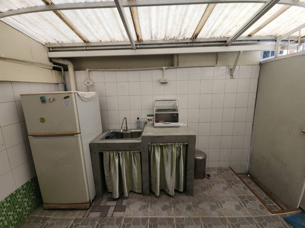 ขายอาคารพาณิชย์บางนา แบริ่ง ลาซาล : ขายอาคารพาณิชย์ โซนศรีนครินทร์ ใกล้ ใกล้รถไฟฟ้า ศรีลาซาล 3 นาที