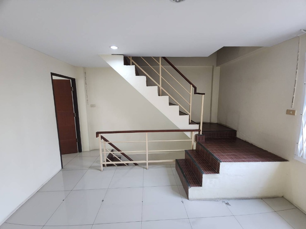 ขายอาคารพาณิชย์บางนา แบริ่ง ลาซาล : ขายอาคารพาณิชย์ โซนศรีนครินทร์ ใกล้ ใกล้รถไฟฟ้า ศรีลาซาล 3 นาที