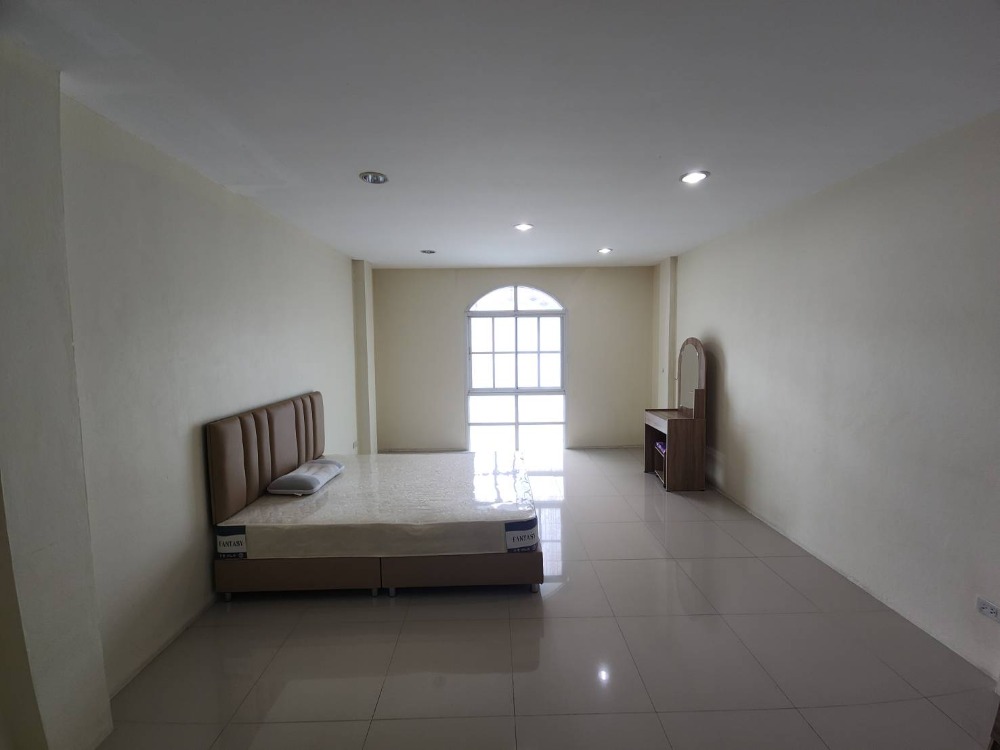 ขายอาคารพาณิชย์บางนา แบริ่ง ลาซาล : ขายอาคารพาณิชย์ โซนศรีนครินทร์ ใกล้ ใกล้รถไฟฟ้า ศรีลาซาล 3 นาที