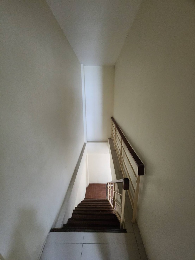 ขายอาคารพาณิชย์บางนา แบริ่ง ลาซาล : ขายอาคารพาณิชย์ โซนศรีนครินทร์ ใกล้ ใกล้รถไฟฟ้า ศรีลาซาล 3 นาที