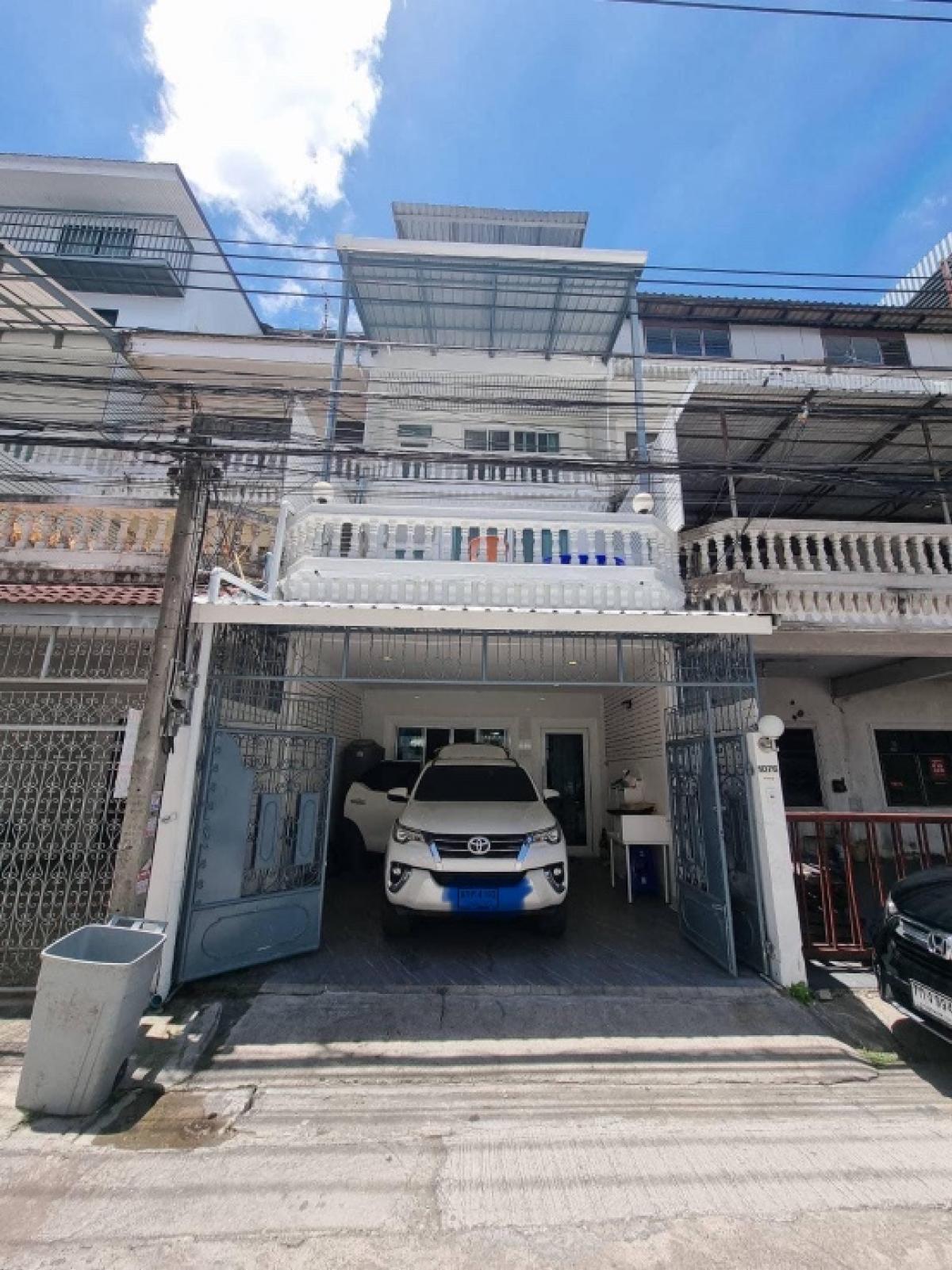 ให้เช่าทาวน์โฮมรัชดา ห้วยขวาง : 📢👇 Townhouse for rent in Sutthisan, close to Central Rama 9, Central Ladprao, Esplanade Ratchada, The Street Ratchada.