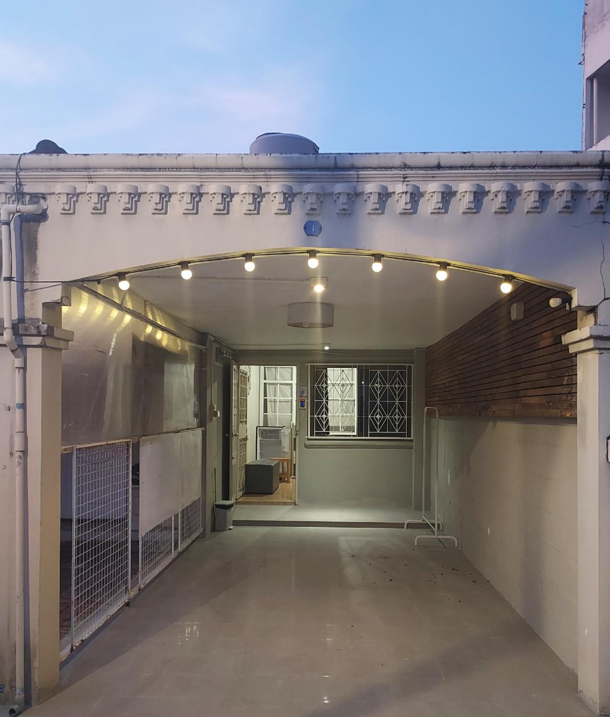 For RentTownhomePhuket : Single-storey townhouse, Phuket city, size 18 sq m., 2 bedrooms, 1 bathroom, good location, opposite Chillva Market, near Bangkok Hospital, near Central