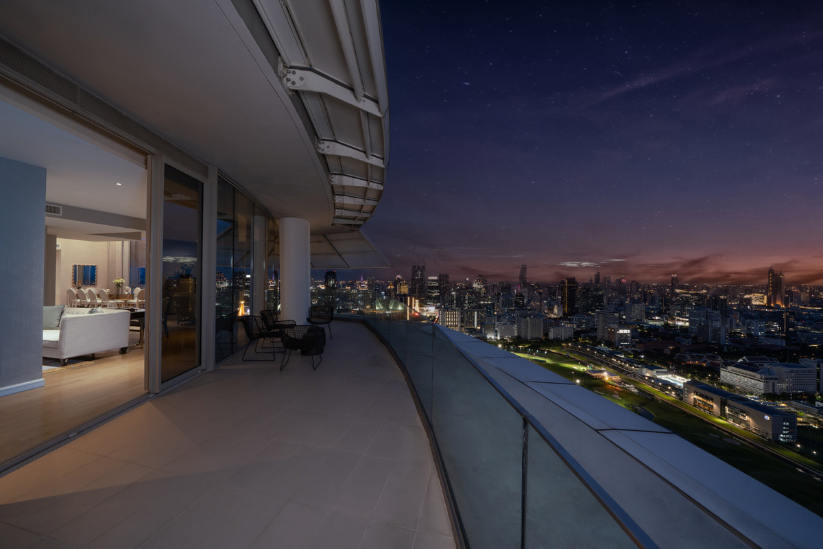 For RentCondoWitthayu, Chidlom, Langsuan, Ploenchit : 🌟✨For rent the best Penthouse in city 3 beds duplex with luxury furniture and superb panorama view, near Central World ready to move in.
