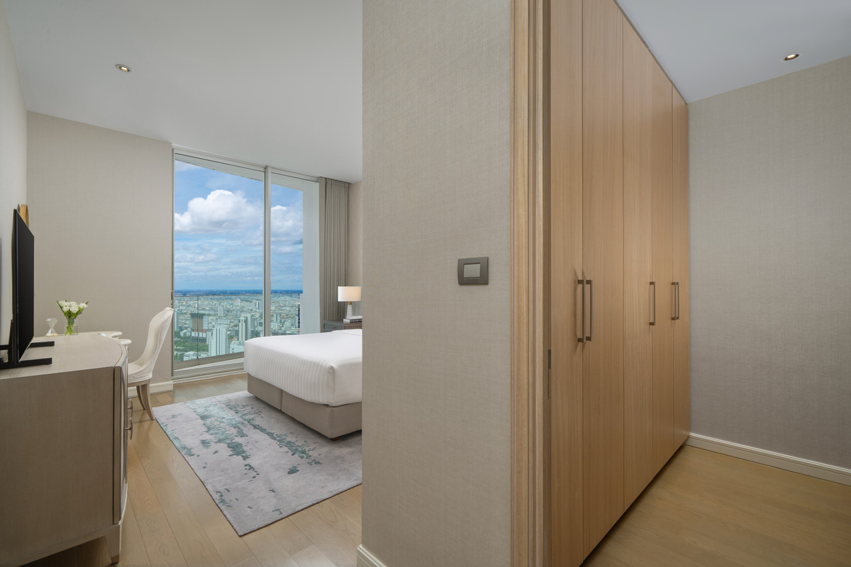 For RentCondoWitthayu, Chidlom, Langsuan, Ploenchit : 🌟✨For rent the best Penthouse in city 3 beds duplex with luxury furniture and superb panorama view, near Central World ready to move in.