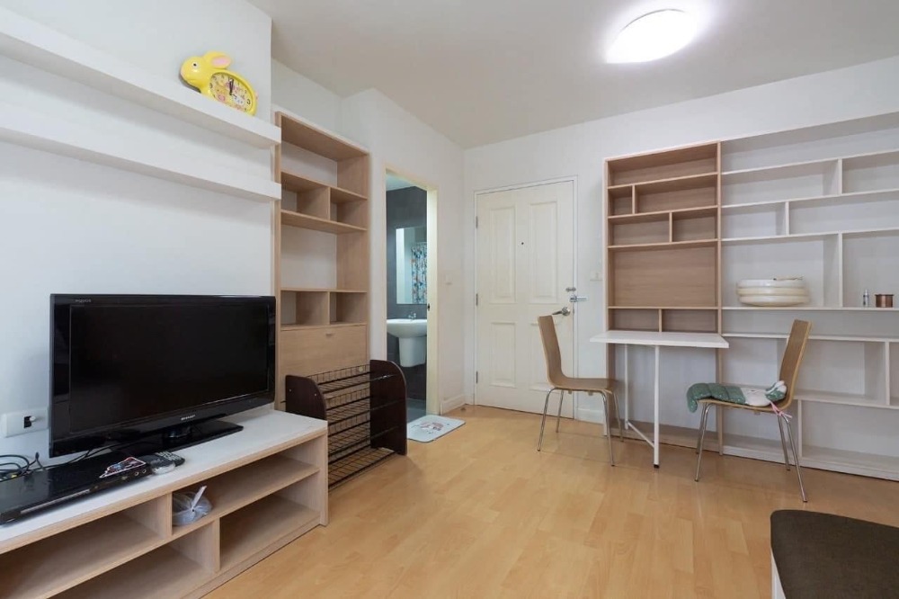 For RentCondoOnnut, Udomsuk : For rent: My Condo S52 (Sukhumvit 52), 36 sq m, 5th floor, separate kitchen, near BTS On Nut, walking distance, complete electrical appliances and furniture, price 12,000 baht.