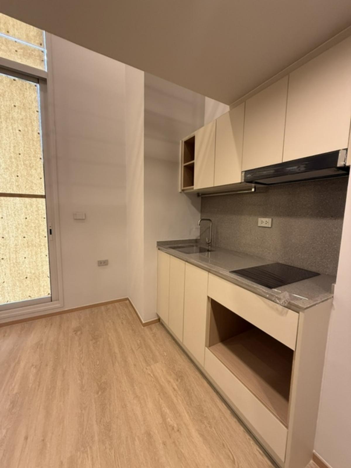 ขายดาวน์คอนโดสยาม จุฬา สามย่าน : ขายด่วน ๆๆ 🔥 ราคาดีที่สุด สองห้องนอน สองห้องน้ำ ได้ที่จอดสองคัน ราคาดีมาก 13.990 ล้านบาท