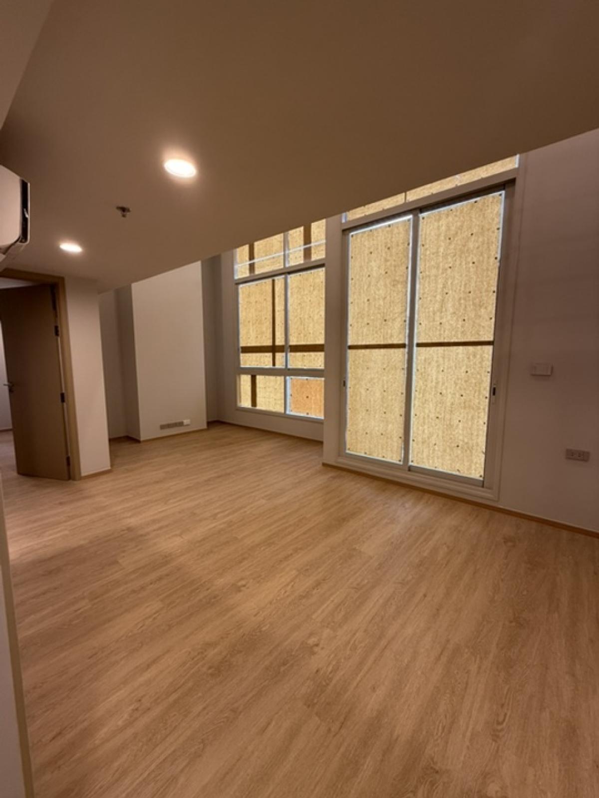 ขายดาวน์คอนโดสยาม จุฬา สามย่าน : ขายด่วน ๆๆ 🔥 ราคาดีที่สุด สองห้องนอน สองห้องน้ำ ได้ที่จอดสองคัน ราคาดีมาก 13.990 ล้านบาท