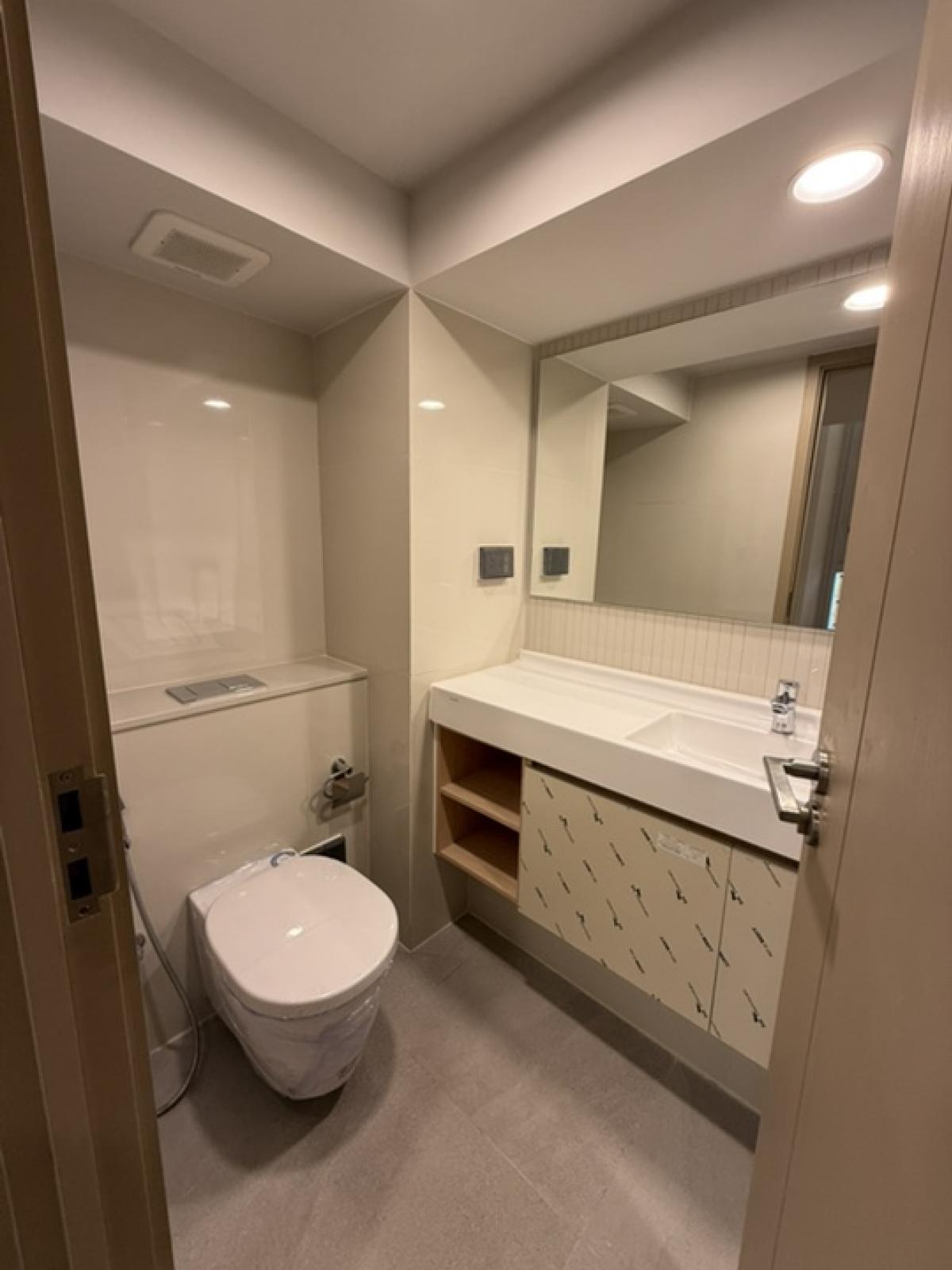 ขายดาวน์คอนโดสยาม จุฬา สามย่าน : ขายด่วน ๆๆ 🔥 ราคาดีที่สุด สองห้องนอน สองห้องน้ำ ได้ที่จอดสองคัน ราคาดีมาก 13.990 ล้านบาท