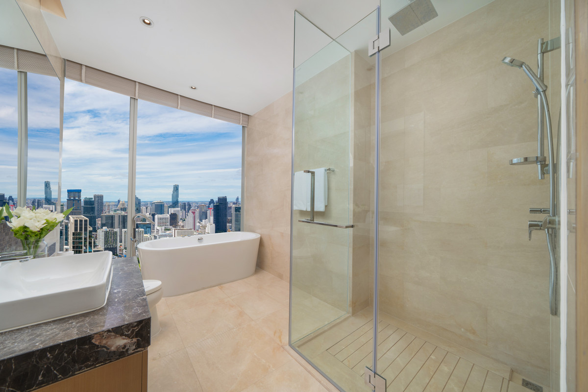 For RentCondoWitthayu, Chidlom, Langsuan, Ploenchit : 🌟✨For rent the best Penthouse in city 3 beds duplex with luxury furniture and superb panorama view, near Central World ready to move in.