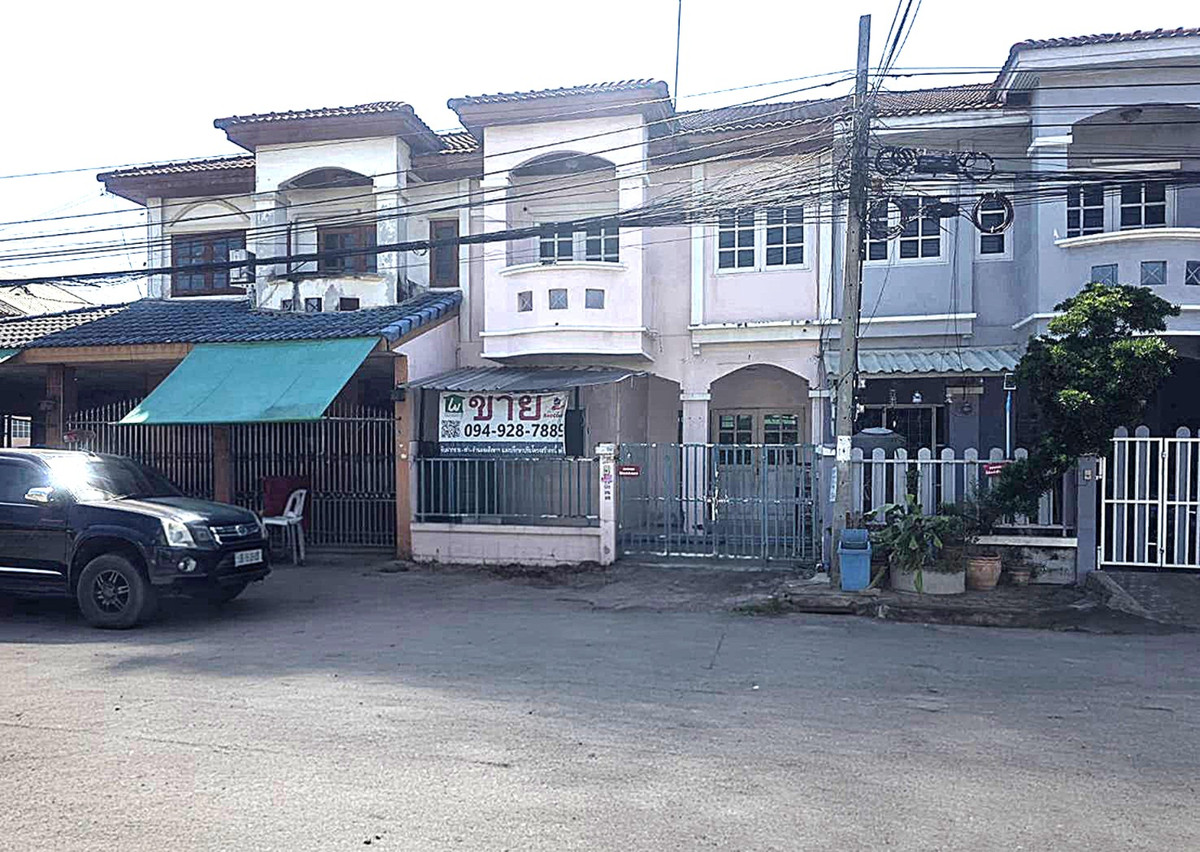 ให้เช่าทาวน์โฮมนนทบุรี บางใหญ่ บางบัวทอง : ให้เช่าทาวน์เฮ้าส์2ชั้น  อยู่ด้านหน้าหมู่บ้าน ศิริวรรณ-ชวนชม บางบัวทอง