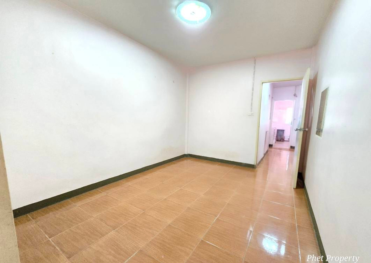 ให้เช่าทาวน์โฮมนนทบุรี บางใหญ่ บางบัวทอง : ให้เช่าทาวน์เฮ้าส์2ชั้น  อยู่ด้านหน้าหมู่บ้าน ศิริวรรณ-ชวนชม บางบัวทอง