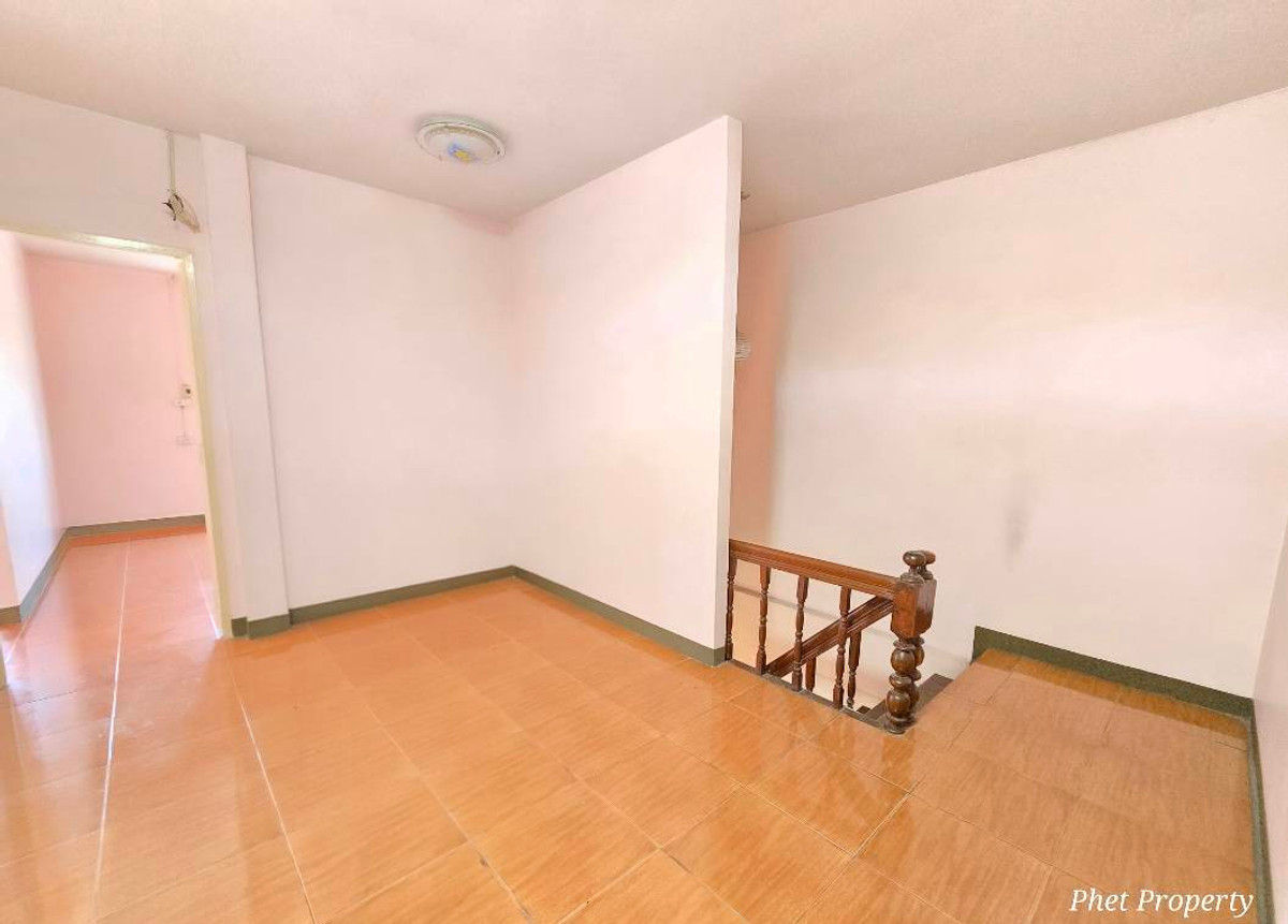 ให้เช่าทาวน์โฮมนนทบุรี บางใหญ่ บางบัวทอง : ให้เช่าทาวน์เฮ้าส์2ชั้น  อยู่ด้านหน้าหมู่บ้าน ศิริวรรณ-ชวนชม บางบัวทอง