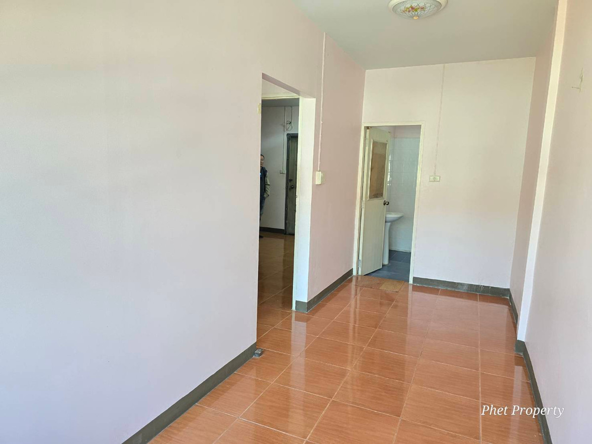 ให้เช่าทาวน์โฮมนนทบุรี บางใหญ่ บางบัวทอง : ให้เช่าทาวน์เฮ้าส์2ชั้น  อยู่ด้านหน้าหมู่บ้าน ศิริวรรณ-ชวนชม บางบัวทอง