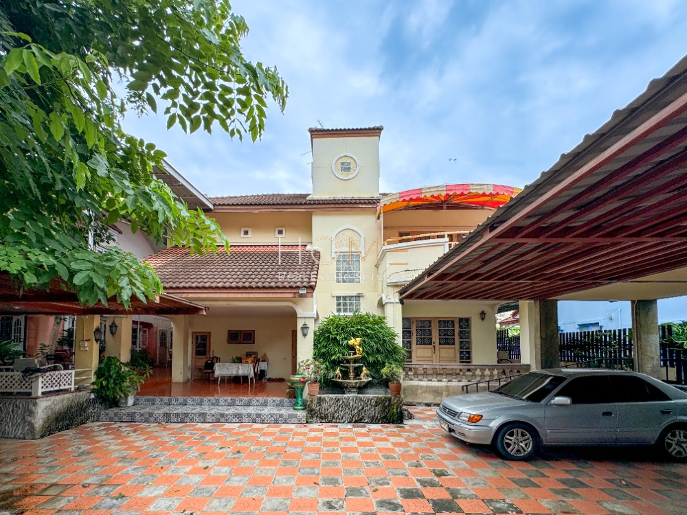 For SaleLandPathum Thani,Rangsit, Thammasat : Detached House, Muang Ake Village, Rangsit / 7 Bedrooms (FOR SALE), Muang Ake Village / Detached House 7 Bedrooms (FOR SALE) COF564