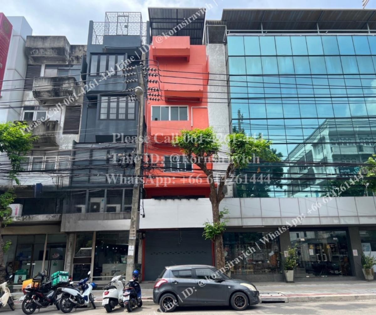 For RentShop HouseRama3 (Riverside),Satupadit : For rent: Commercial building, 6-storey shophouse + rooftop, on the main road, Sathu Pradit 56, good location, suitable for business, restaurant, hostel, parking on the roadside, even-odd days