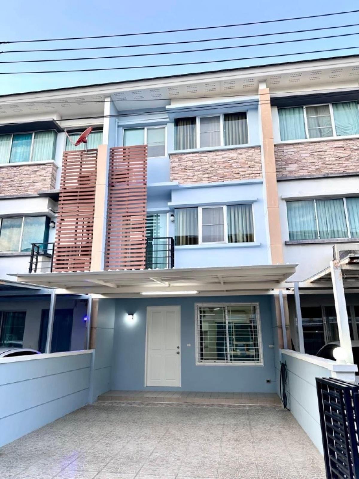 For RentTownhomeKaset Nawamin,Ladplakao : Townhome for rent, renovated, Town Plus Village, Kaset-Nawamin, near Ram Intra Expressway, The Walk, Hua Mum Market