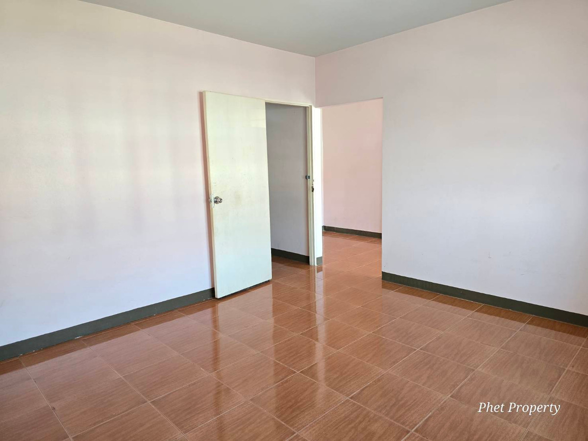 ให้เช่าทาวน์โฮมนนทบุรี บางใหญ่ บางบัวทอง : ให้เช่าทาวน์เฮ้าส์2ชั้น  อยู่ด้านหน้าหมู่บ้าน ศิริวรรณ-ชวนชม บางบัวทอง