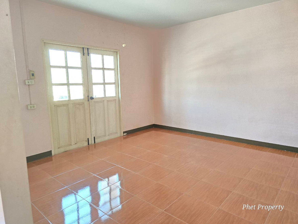 ให้เช่าทาวน์โฮมนนทบุรี บางใหญ่ บางบัวทอง : ให้เช่าทาวน์เฮ้าส์2ชั้น  อยู่ด้านหน้าหมู่บ้าน ศิริวรรณ-ชวนชม บางบัวทอง