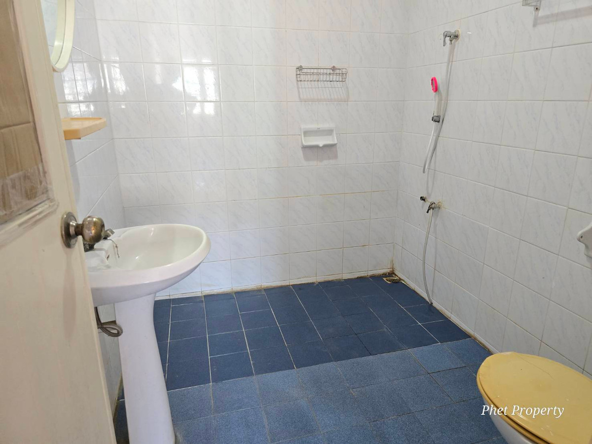 ให้เช่าทาวน์โฮมนนทบุรี บางใหญ่ บางบัวทอง : ให้เช่าทาวน์เฮ้าส์2ชั้น  อยู่ด้านหน้าหมู่บ้าน ศิริวรรณ-ชวนชม บางบัวทอง