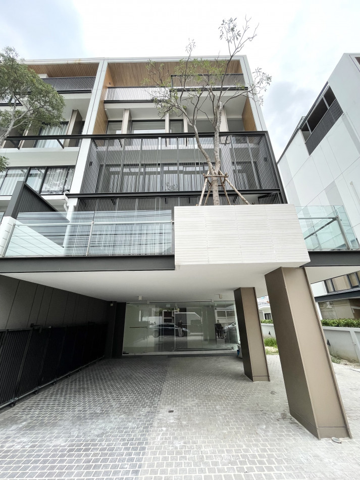 ขายสำนักงานพัฒนาการ ศรีนครินทร์ : ขาย Home Office 5 ชั้น ดิ เอเลเมนท์ พระราม 9 มีลิฟท์ 5 นาที ถึงThe Nine พระราม9
