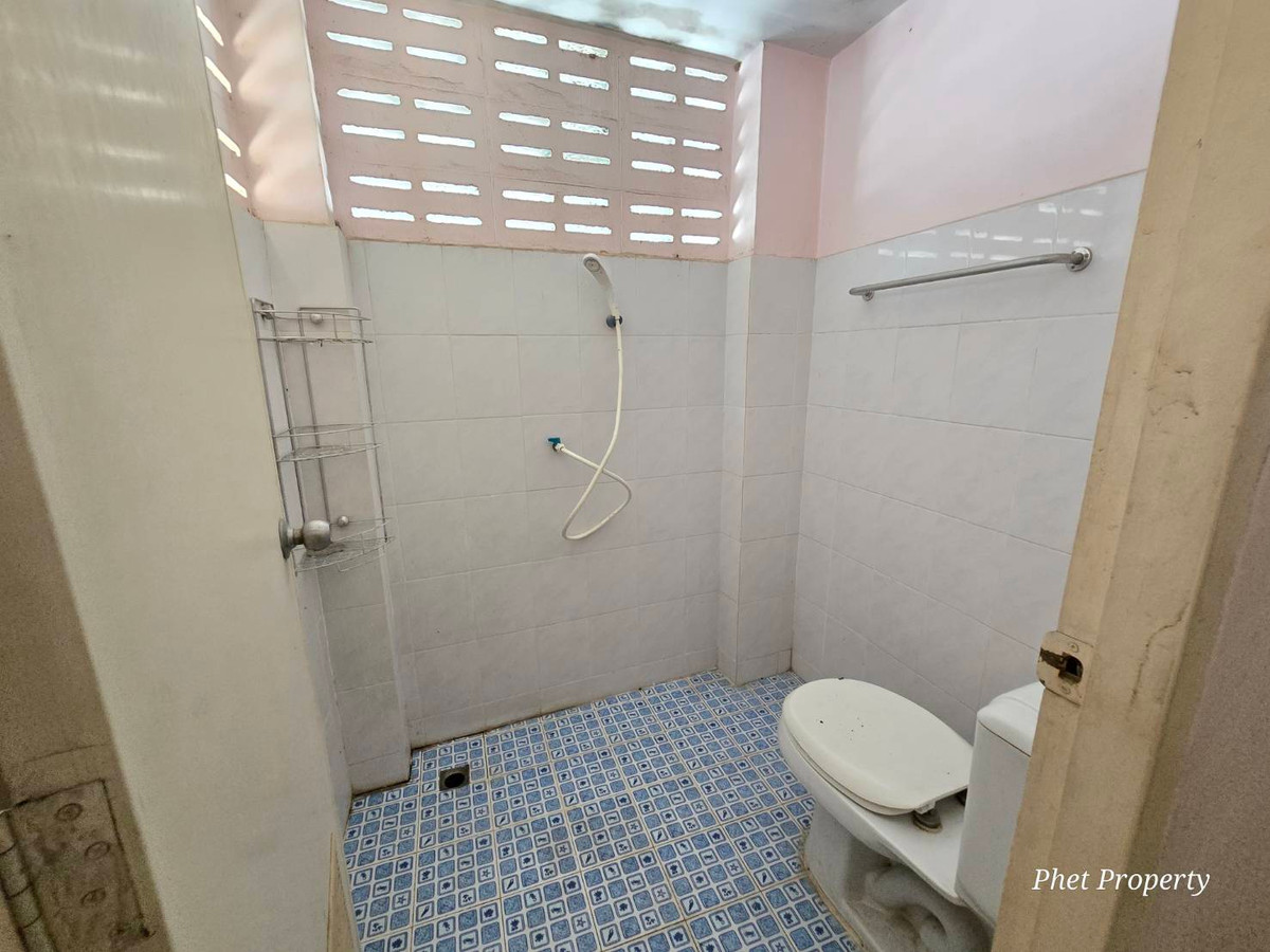 ให้เช่าทาวน์โฮมนนทบุรี บางใหญ่ บางบัวทอง : ให้เช่าทาวน์เฮ้าส์2ชั้น  อยู่ด้านหน้าหมู่บ้าน ศิริวรรณ-ชวนชม บางบัวทอง