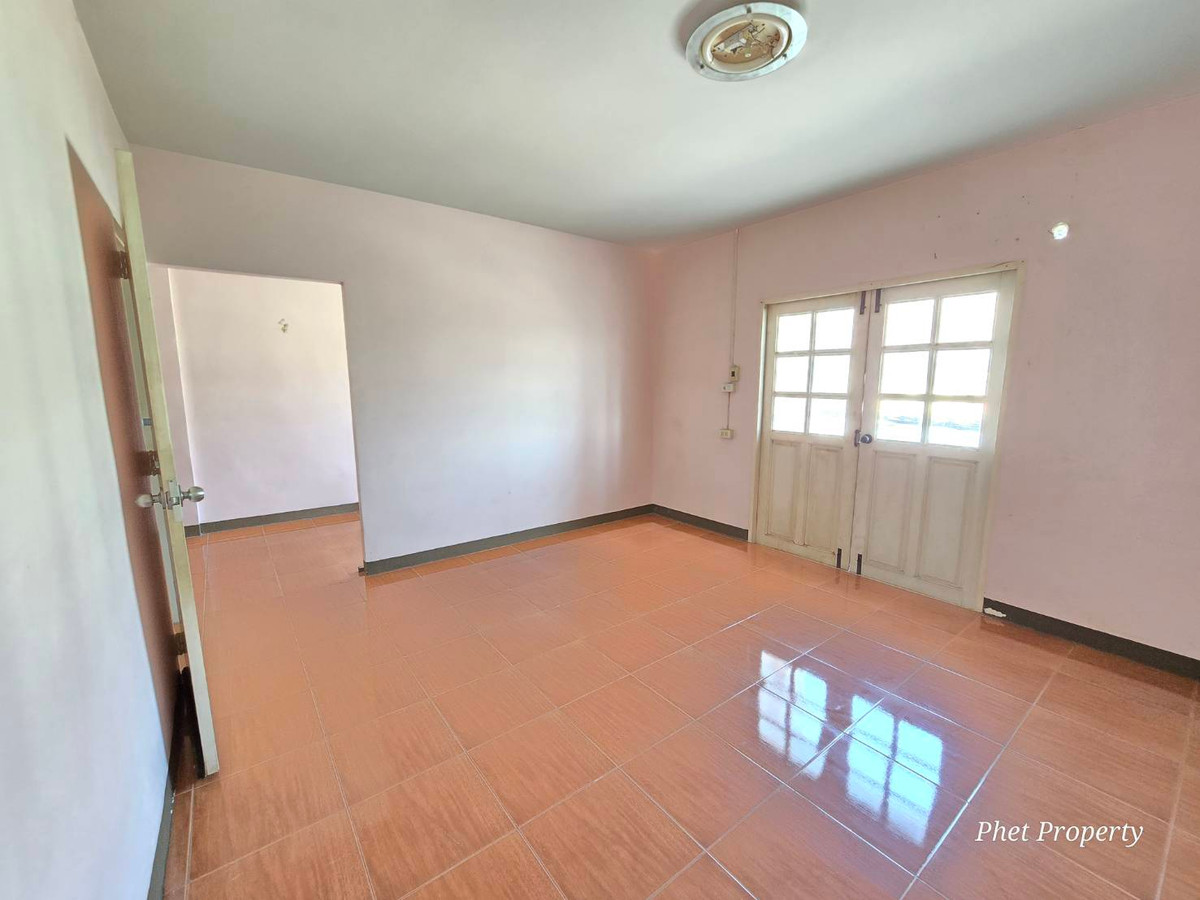 ให้เช่าทาวน์โฮมนนทบุรี บางใหญ่ บางบัวทอง : ให้เช่าทาวน์เฮ้าส์2ชั้น  อยู่ด้านหน้าหมู่บ้าน ศิริวรรณ-ชวนชม บางบัวทอง