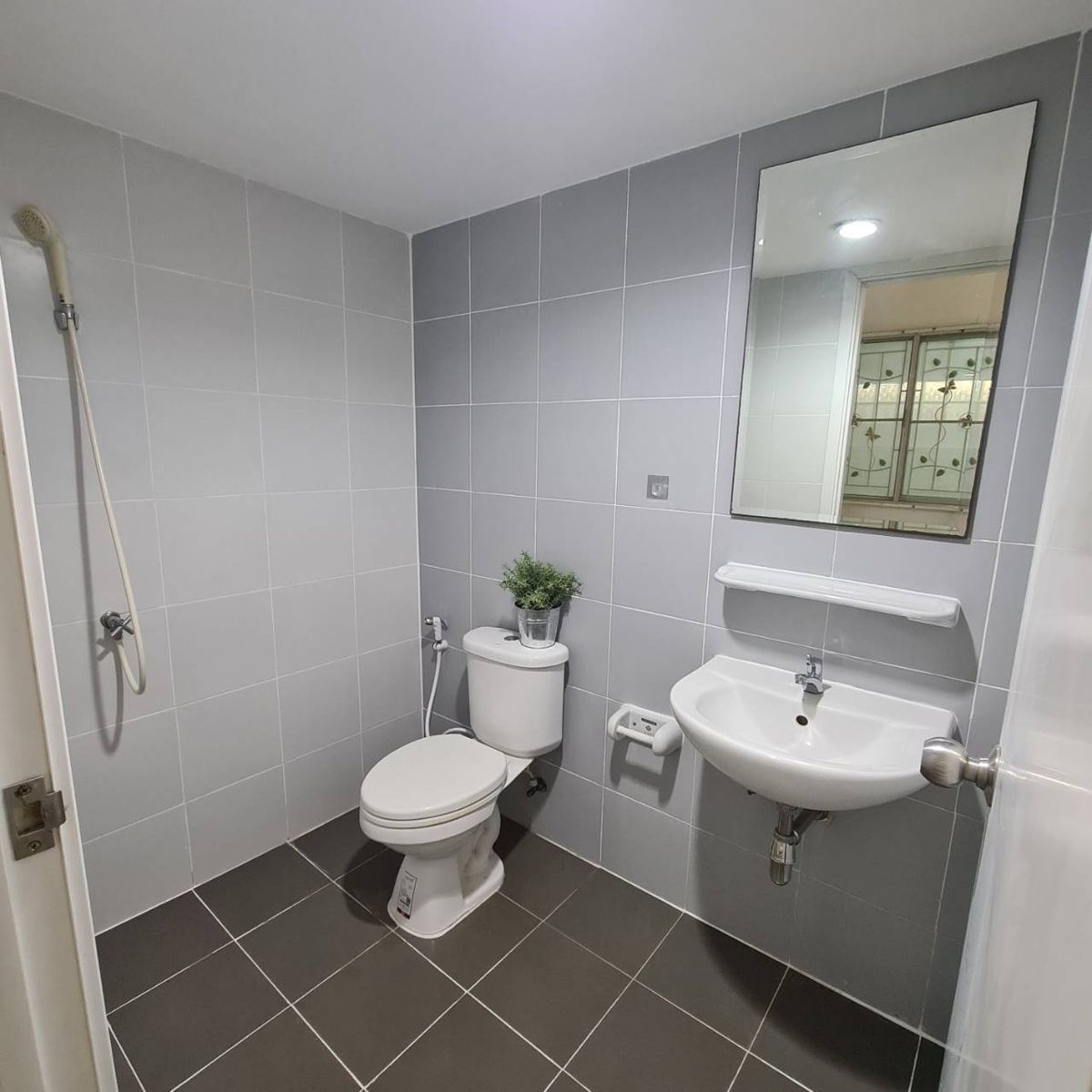 ขายทาวน์โฮมลาดกระบัง สุวรรณภูมิ : ขายทาวน์เฮ้าส์🏠 บ้านพฤกษา 78 นิคมฯลาดกระบัง เนื้อที่ 18.5 ตรว. 3 ห้องนอน 2 ห้องน้ำ รีโนเวทใหม่ 