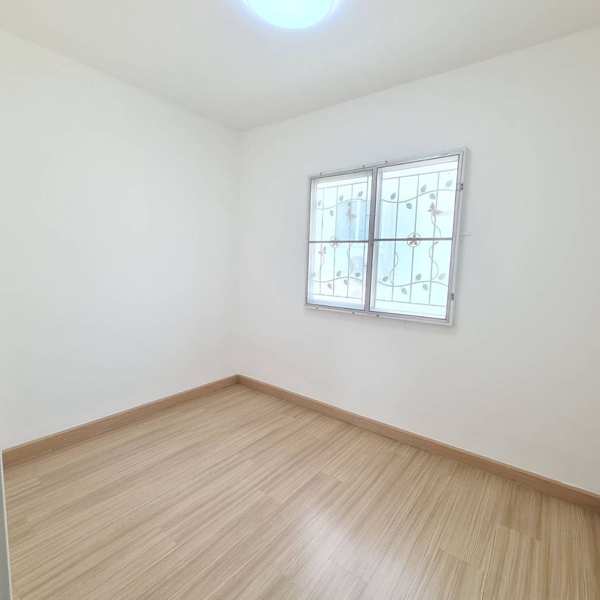 ขายทาวน์โฮมลาดกระบัง สุวรรณภูมิ : ขายทาวน์เฮ้าส์🏠 บ้านพฤกษา 78 นิคมฯลาดกระบัง เนื้อที่ 18.5 ตรว. 3 ห้องนอน 2 ห้องน้ำ รีโนเวทใหม่ 