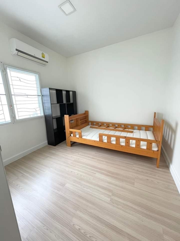 For SaleTownhomeNawamin, Ramindra : S-TBVSR101 Townhouse for sale, Blessville Village, Soi Ram Intra 117, size 19.30 sq m., 2 floors, usable area 76 sq m., 3 bedrooms, 2 bathrooms, 2.5 million, 064-959-8900