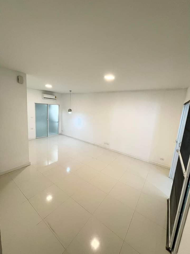 For SaleTownhomeNawamin, Ramindra : S-TBVSR101 Townhouse for sale, Blessville Village, Soi Ram Intra 117, size 19.30 sq m., 2 floors, usable area 76 sq m., 3 bedrooms, 2 bathrooms, 2.5 million, 064-959-8900