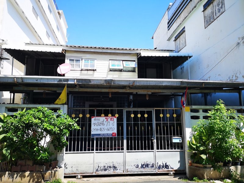 ขายบ้านปิ่นเกล้า จรัญสนิทวงศ์ : ขายบ้านเดี่ยวซอยจรัญสนิทวงศ์ 42 เเขวงบางยี่ขัน เขตบางกอกน้อย กทม.