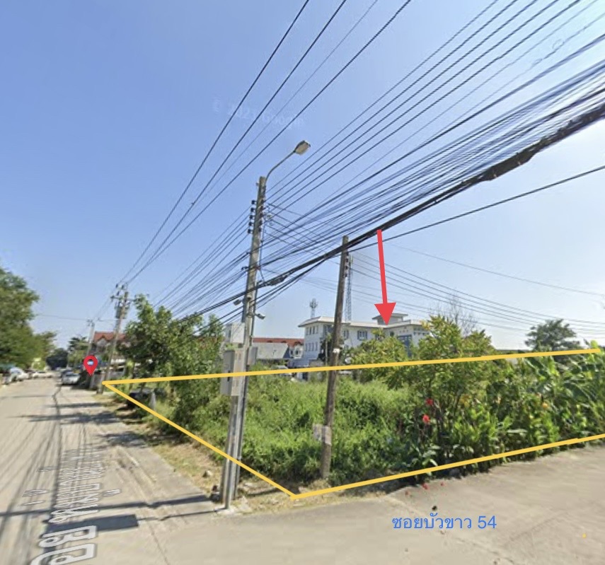 ขายที่ดินมีนบุรี-ร่มเกล้า : ขายที่ดินแปลงสวย 2-1-54 ไร่ ใกล้รถไฟฟ้าสายสีส้ม ซอยรามคำแหง 174 หมู่บ้านบัวขาว หน้ากว้างประมาณ 30*128 เมตร ติดถนน 4 ด้าน ห่างจากแนวรถไฟฟ้า(สีส้ม) 1.3 KM