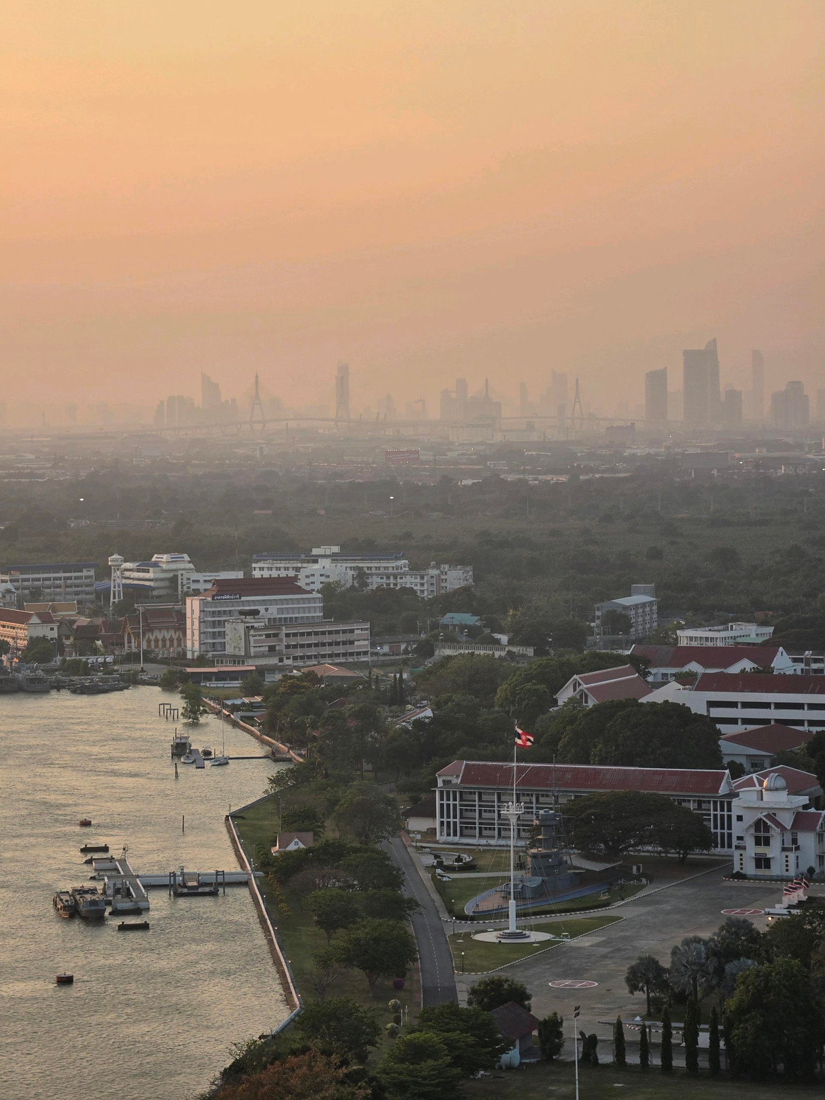 ขายคอนโดสมุทรปราการ สำโรง : 🔥🔥ขายห้องตกแต่งใหม่ พื้นใหม่ ฟรีเครื่องใช้ไฟฟ้าใหม่ 🥰🥰🥰 คอนโด Knightsbridge Sky River Ocean BTS ปากน้ำ / โรงเรียนนายเรือ นัดชม 065-451-9256 ❤️❤️❤️