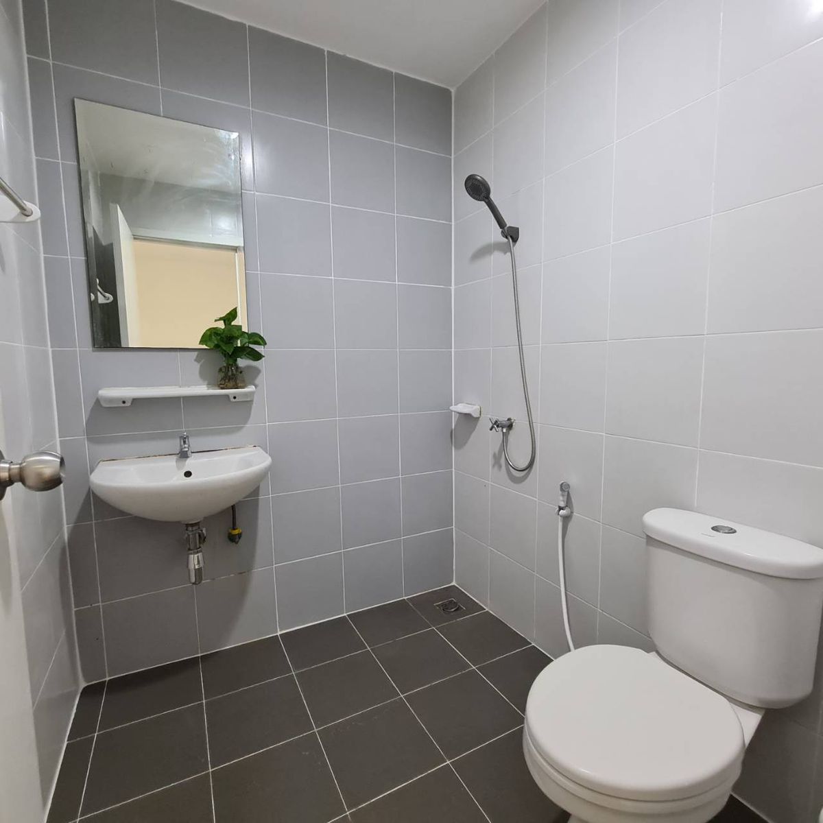 ขายทาวน์โฮมลาดกระบัง สุวรรณภูมิ : ขายทาวน์เฮ้าส์🏠 บ้านพฤกษา 78 นิคมฯลาดกระบัง เนื้อที่ 18.5 ตรว. 3 ห้องนอน 2 ห้องน้ำ รีโนเวทใหม่ 