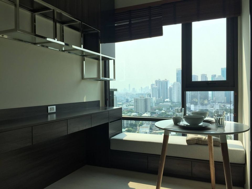 ขายคอนโดสุขุมวิท อโศก ทองหล่อ : Rhythm Sukhumvit 36 - 38 / 1 Bedroom (SALE WITH TENENT), ริทึ่ม สุขุมวิท 36 - 38 / 1 ห้องนอน (ขายพร้อมผู้เช่า) HL718