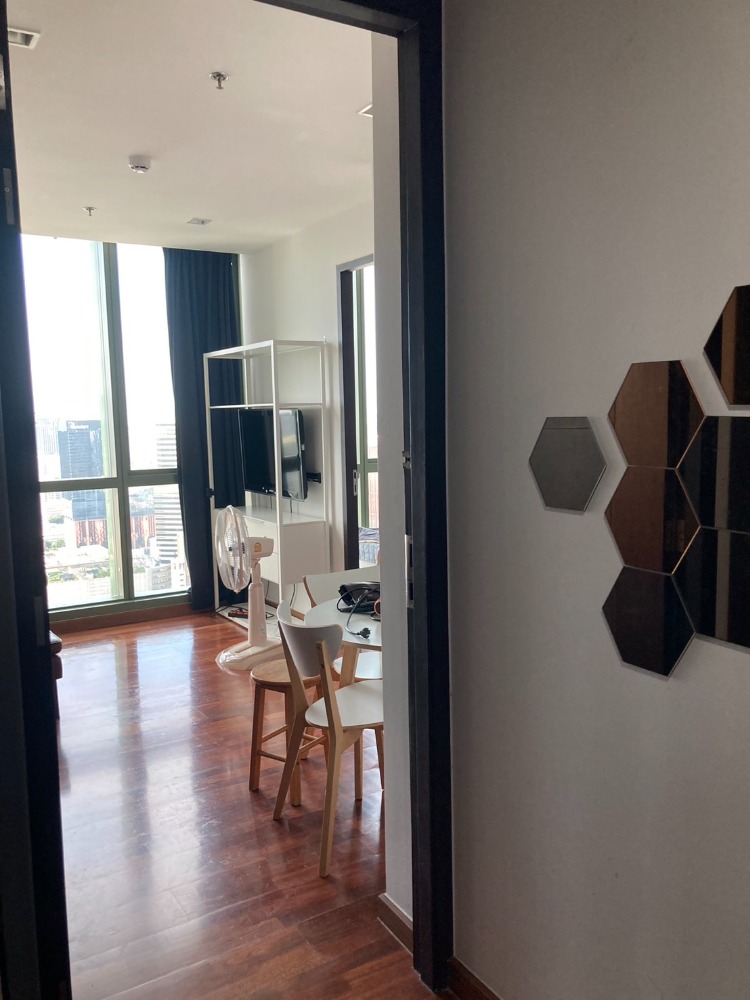 For RentCondoRatchathewi,Phayathai : Wish Signature Midtown Siam, beautiful room on high floor, beautiful view, not blocked, rent only 22,000 per month.