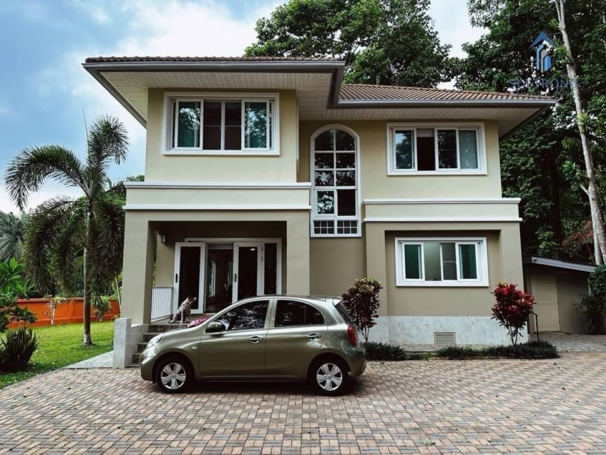 ขายบ้านกระบี่ : 🏡ขายบ้านเดี่ยว 2 ชั้น📍ใกล้คลองใหญ่ อำเภอเมืองกระบี่ พื้นที่ 1ไร่ 2งาน 98ตรว. (โฉนด นส3ก.) กำลังยื่นเรื่องออกโฉนดไว้แล้ว บ้านสวยงาม พร้อมกับสนามหญ้ากว้าง เงียบสงบ ทางเข้าติดถนนใหญ่✅สิ่งอำนวยความสะดวก🚩3 ห้องนอน 3 ห้องน้ำ🚩โซนห้องรับแขก ห้องอาหาร🚩ครัวฝรั่ง🚩แอ