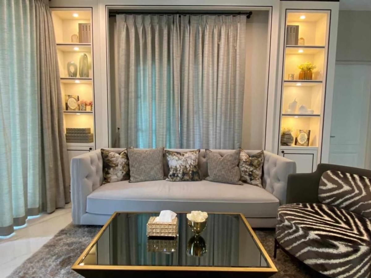 ขายบ้านวิภาวดี ดอนเมือง หลักสี่ : 📢👇Luxury house at Nantawan Ramindra - Phahonyothin 50 for sale with good Feng Shui, facing south, designed in a Tuscany style uniquely distinctive, giving the feeling of a home in the European region of Italy. Convenient location, close to the expressway,