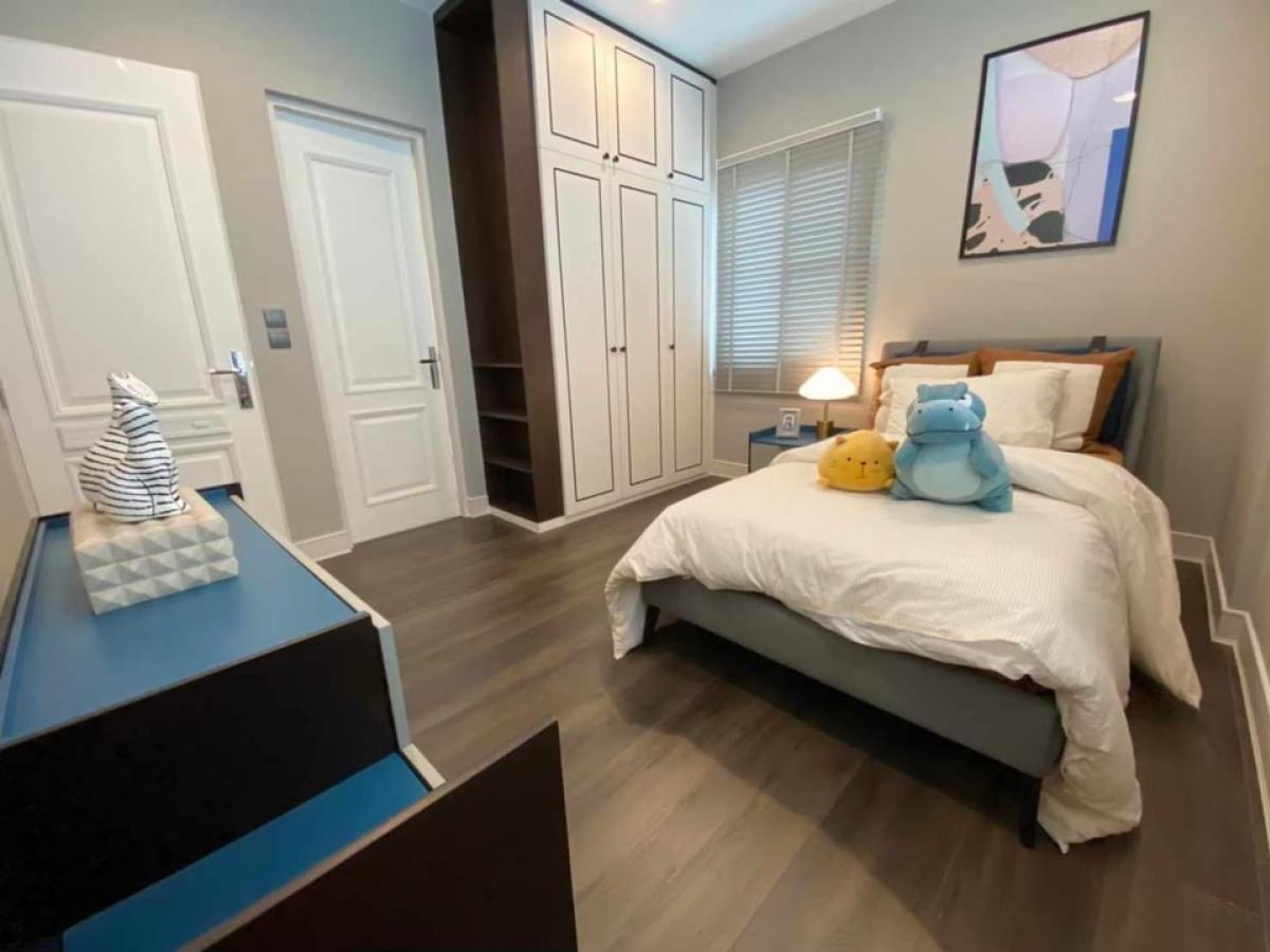 ขายบ้านวิภาวดี ดอนเมือง หลักสี่ : 📢👇Luxury house at Nantawan Ramindra - Phahonyothin 50 for sale with good Feng Shui, facing south, designed in a Tuscany style uniquely distinctive, giving the feeling of a home in the European region of Italy. Convenient location, close to the expressway,