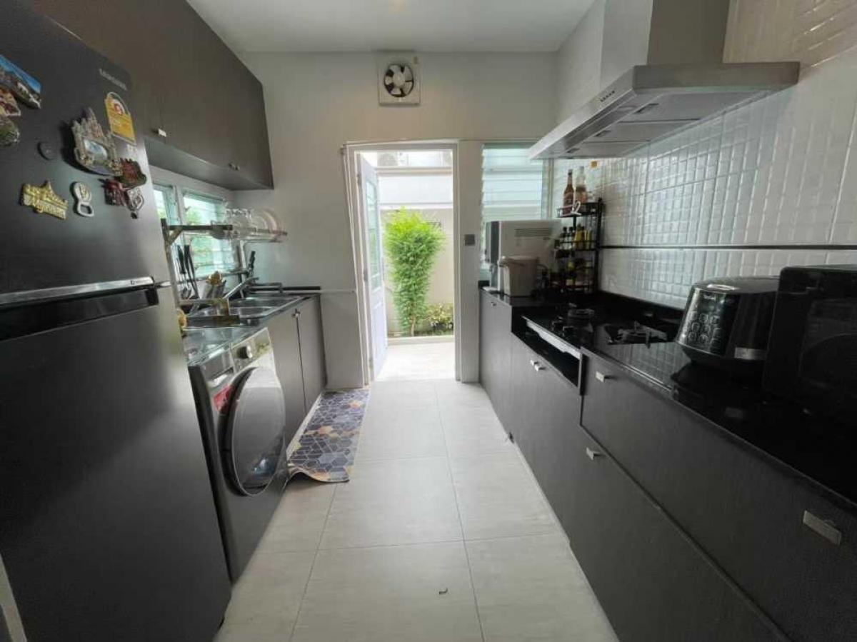 ให้เช่าบ้านวิภาวดี ดอนเมือง หลักสี่ : 📢👇Luxury house at Nantawan Ramindra - Phahonyothin 50 for sale with good Feng Shui, facing south, designed in a Tuscany style uniquely distinctive, giving the feeling of a home in the European region of Italy. Convenient location, close to the expressway,