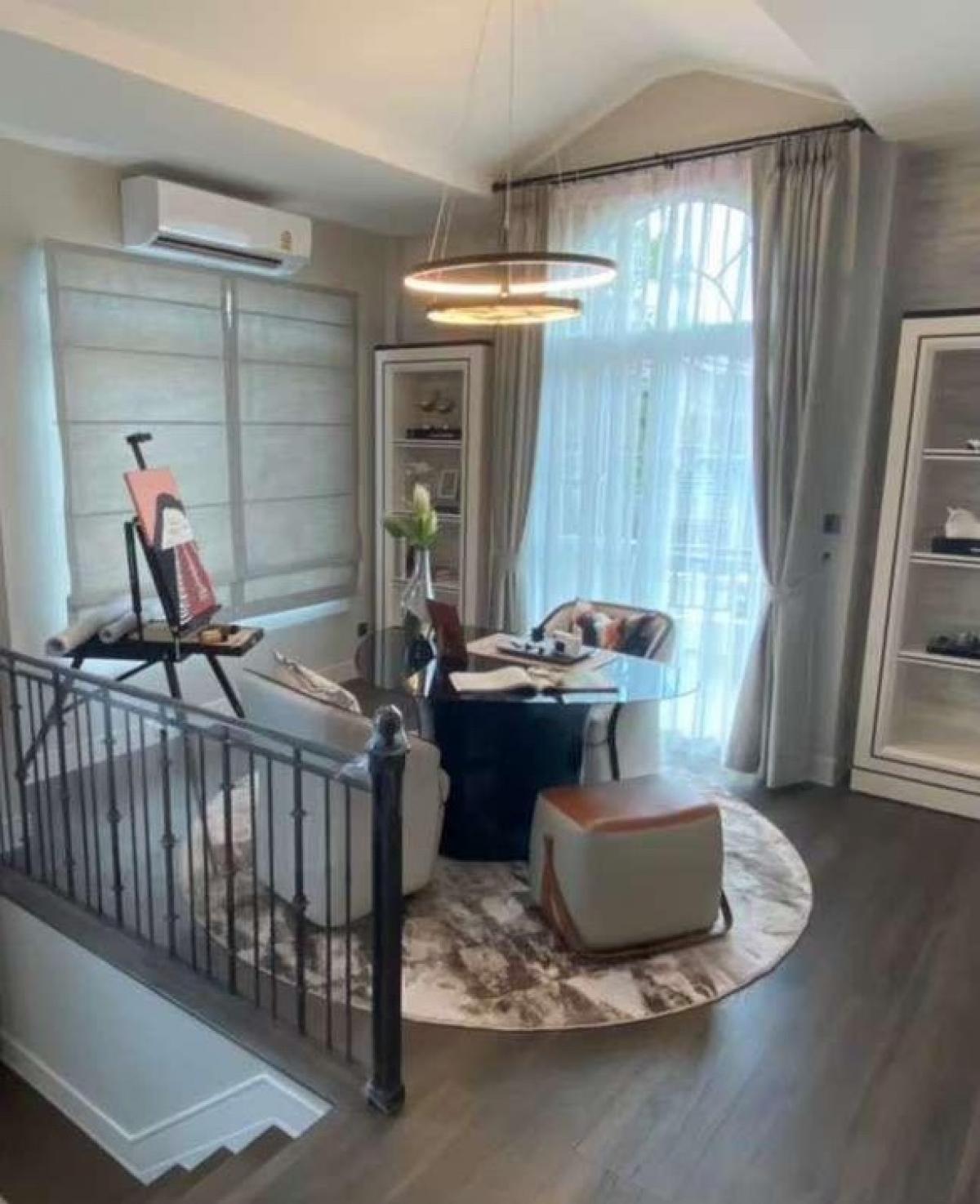 ให้เช่าบ้านวิภาวดี ดอนเมือง หลักสี่ : 📢👇Luxury house at Nantawan Ramindra - Phahonyothin 50 for sale with good Feng Shui, facing south, designed in a Tuscany style uniquely distinctive, giving the feeling of a home in the European region of Italy. Convenient location, close to the expressway,