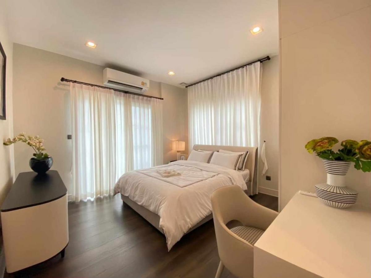 ให้เช่าบ้านวิภาวดี ดอนเมือง หลักสี่ : 📢👇Luxury house at Nantawan Ramindra - Phahonyothin 50 for sale with good Feng Shui, facing south, designed in a Tuscany style uniquely distinctive, giving the feeling of a home in the European region of Italy. Convenient location, close to the expressway,