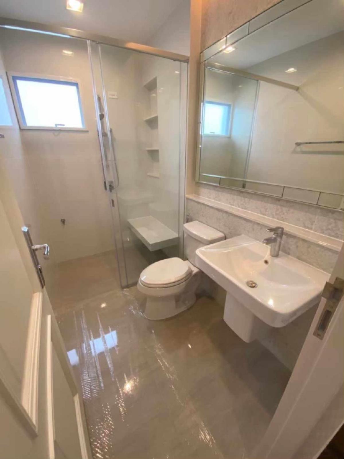 ให้เช่าบ้านวิภาวดี ดอนเมือง หลักสี่ : 📢👇Luxury house at Nantawan Ramindra - Phahonyothin 50 for sale with good Feng Shui, facing south, designed in a Tuscany style uniquely distinctive, giving the feeling of a home in the European region of Italy. Convenient location, close to the expressway,