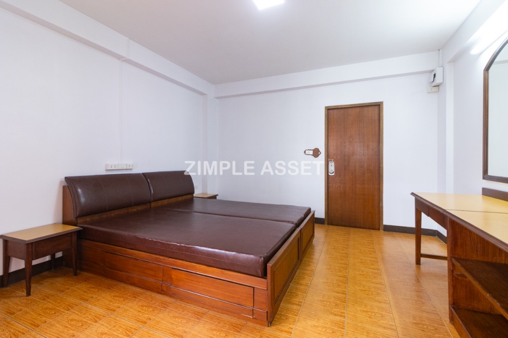 For RentPattanakan, Srinakarin : Line: @zimple_asset Monthly apartment opposite Seacon Square, furnished, with Wi-Fi and parking, near Dusit Thani College and BTS Suan Luang Rama 9 Station.